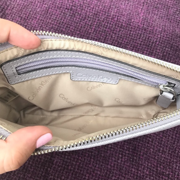 💥CLEAROUT💥Calvin Klein Lavender Crossbody Purse - Picture 5 of 7